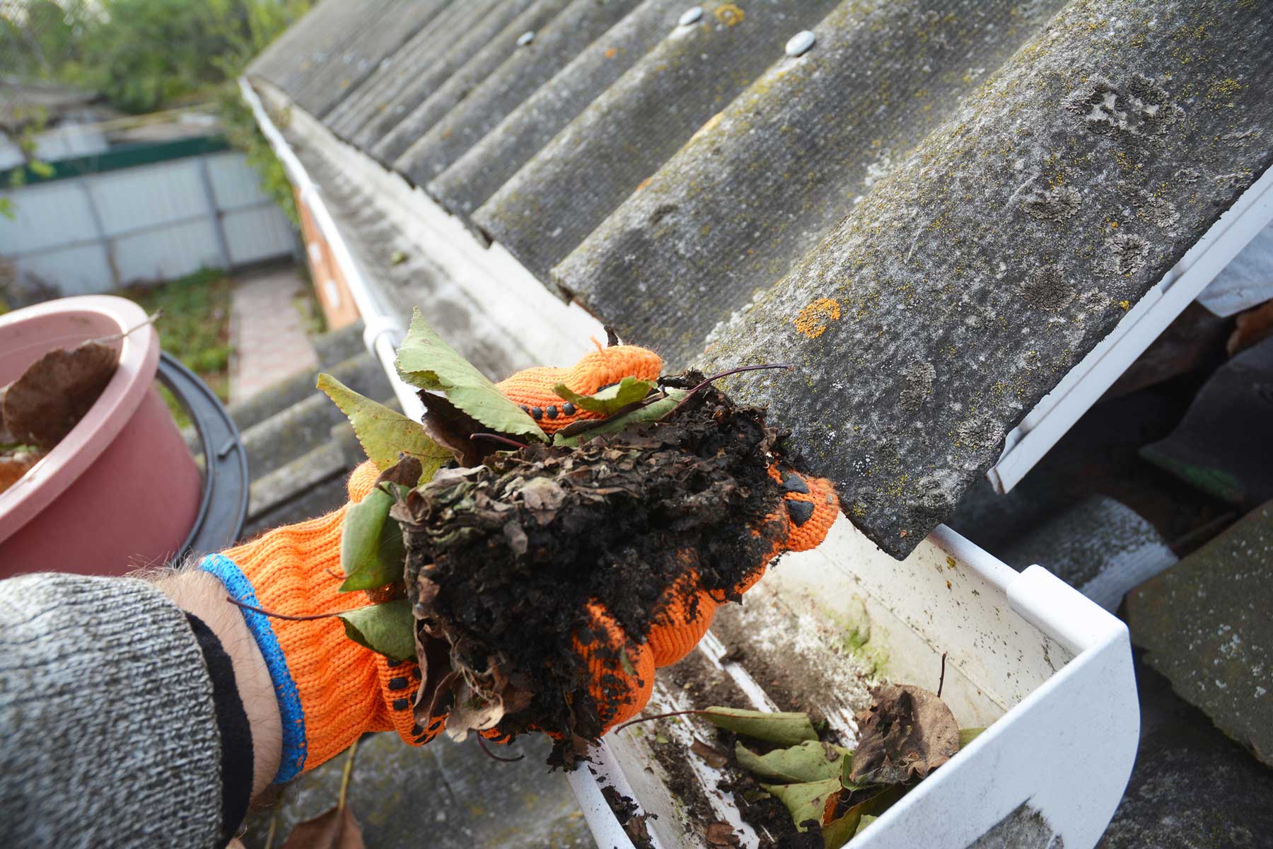 gutters cleaning