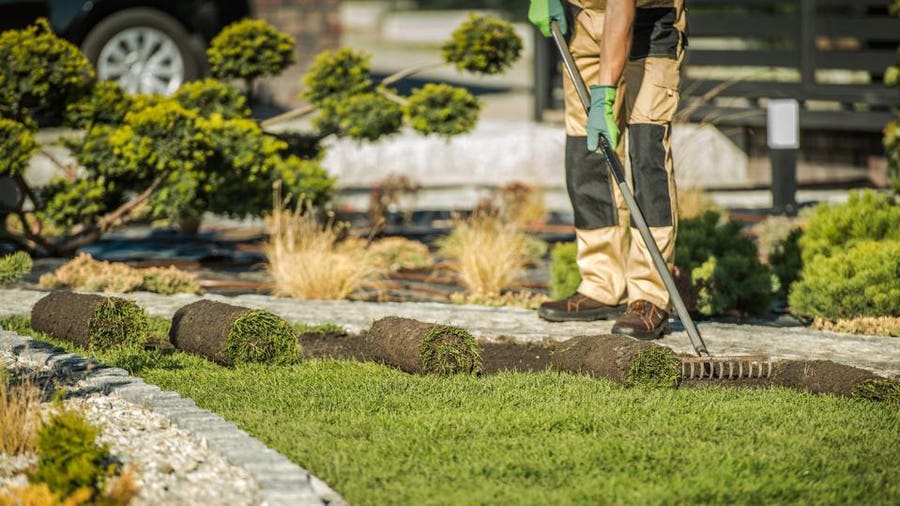 6 Benefits of Hiring Buffalo, MN Landscape Maintenance Crew